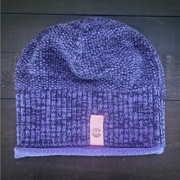 lululemon - vintage beanie - EUC - Picture 1 of 2